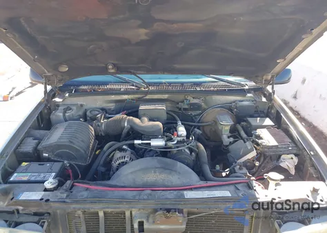 1999 Chevrolet Tahoe z USA, uszkodzony, nr VIN 3GNEK18R0XG101772